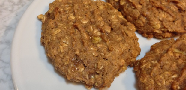 oatmeal breakfast cookie with peanut butter and banana