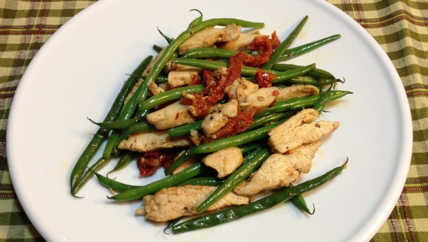 Stir Fry Italian-style Chicken with Sun-Dried Tomatoes and Petite Green Beans